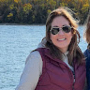 Meet your Posher, Laura